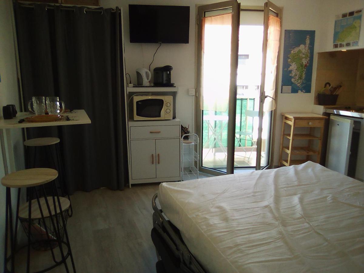 Studio du Commandant Marché Calvi  Extérieur photo